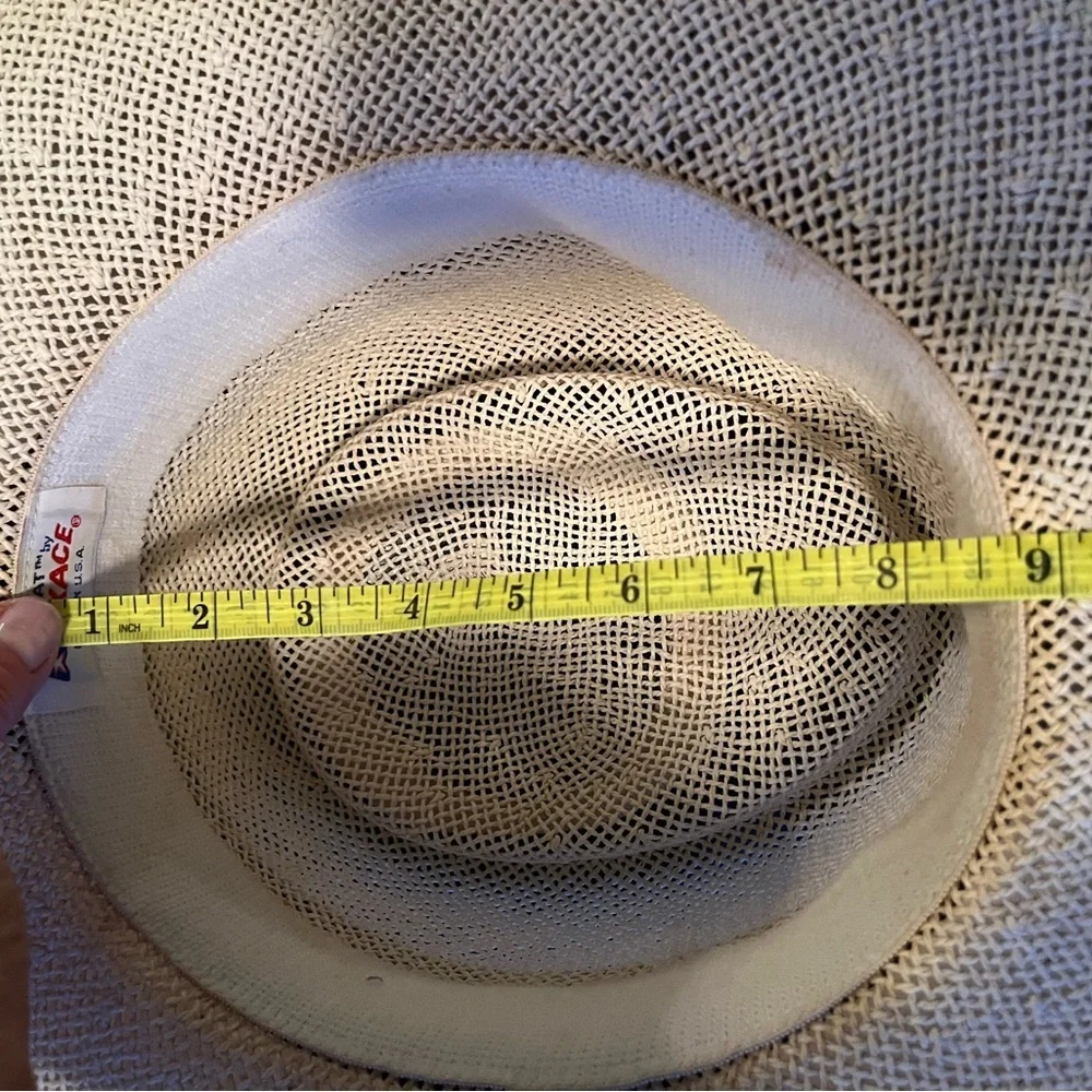 Stylish Cream Hat with Green Band - Picture 4 of 8